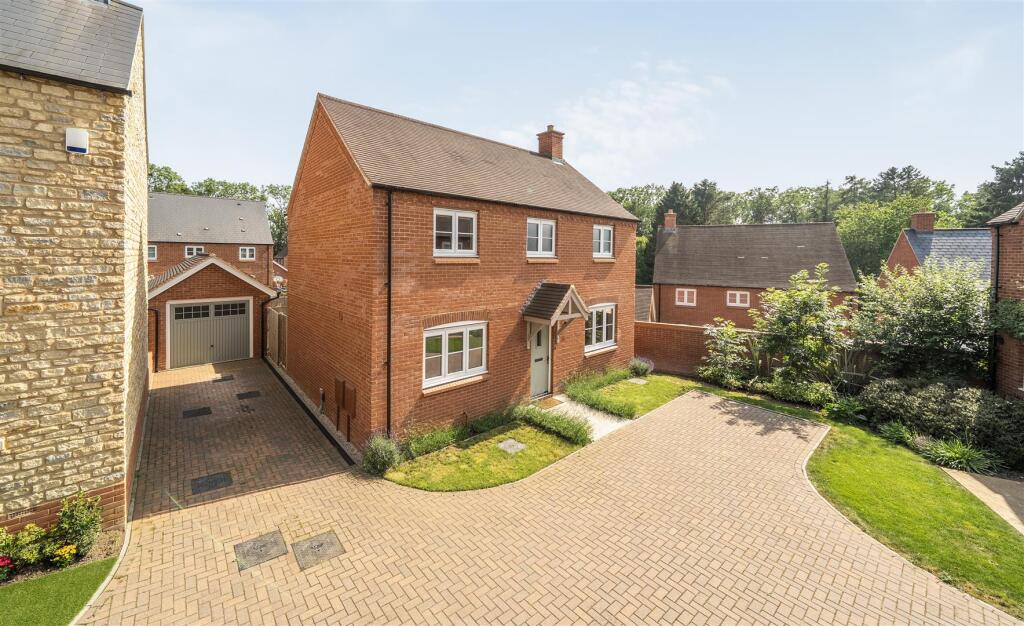 Main image of property: Tanters Road, Towcester, NN12 6LE