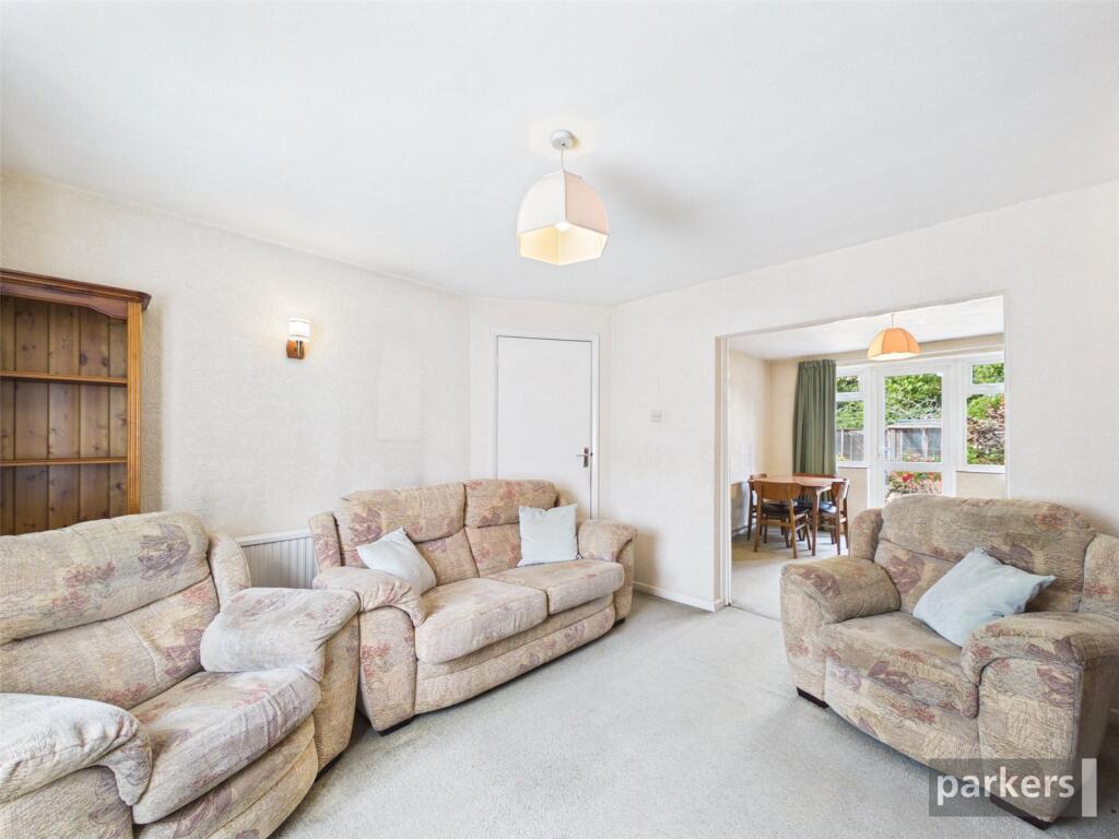 Nightingale Road, Woodley, Reading, Berkshire, RG5 photo 4