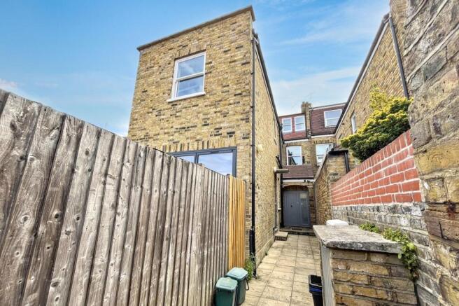 198 Upper Richmond Road West, London SW14 8AN
