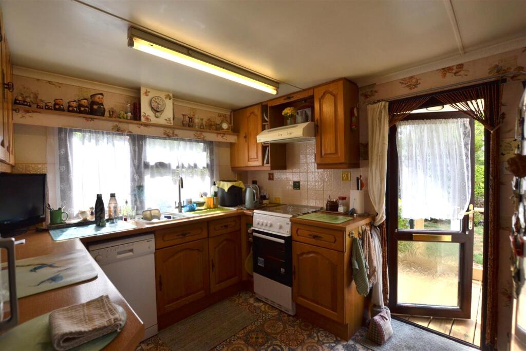 Sylvan Way, Grange Estate, Church Crookham - View 4