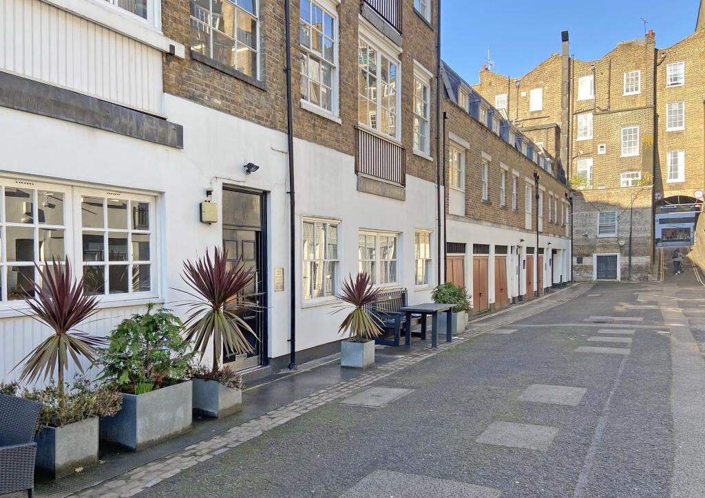 Apartment in London - View 2