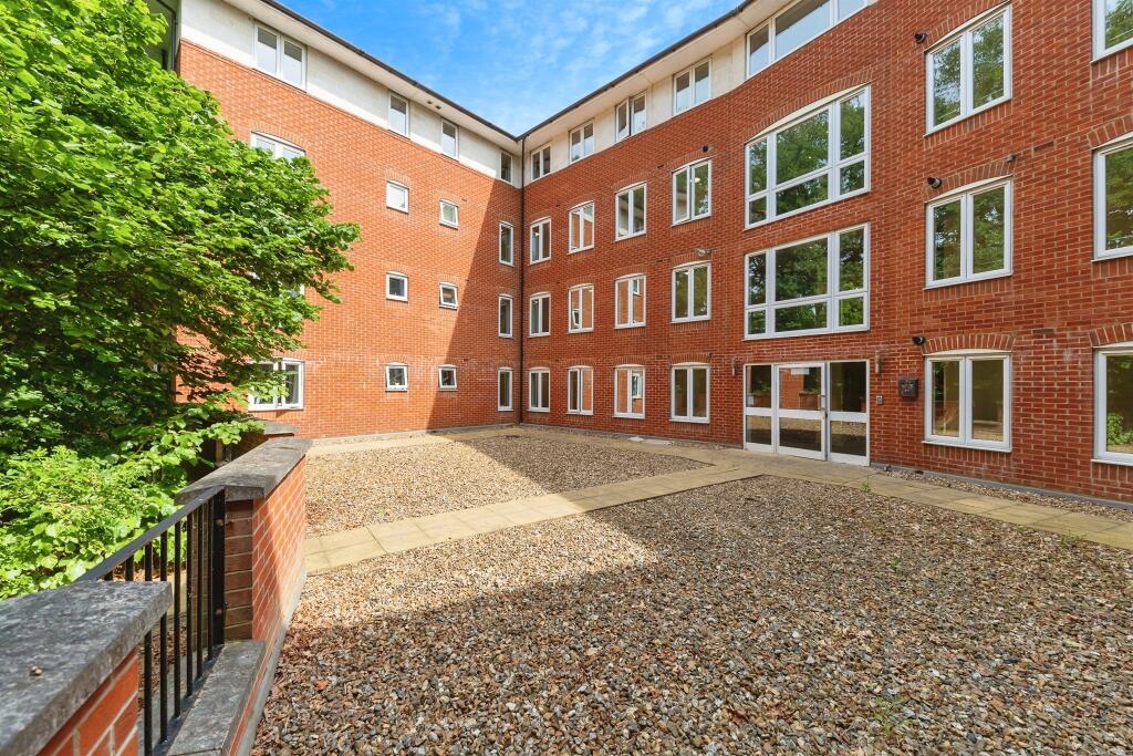 Additional image 13 of North Drive, Hatfield