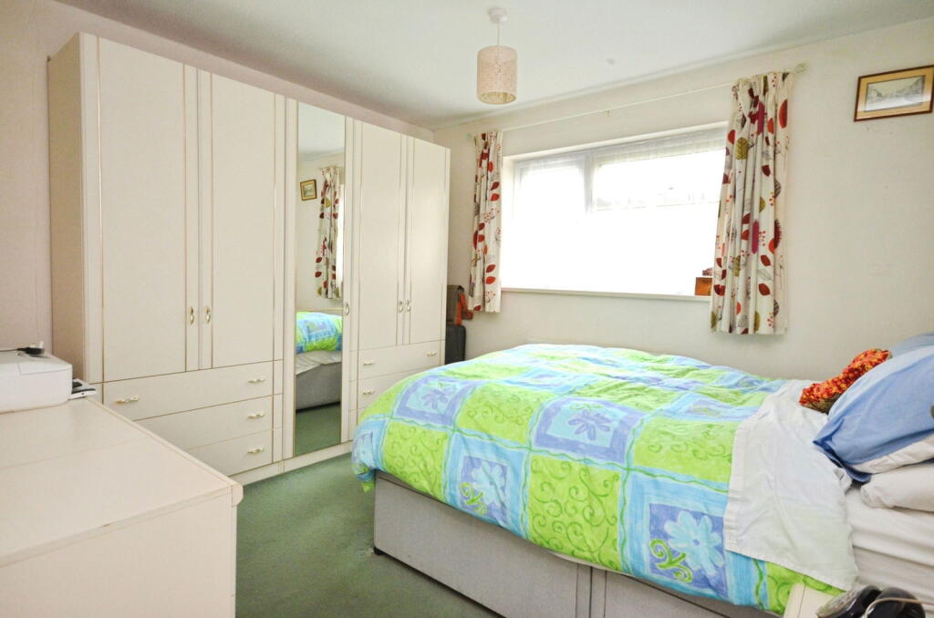 Sunningdale Gardens, Bognor Regis, PO22 9LE photo 4