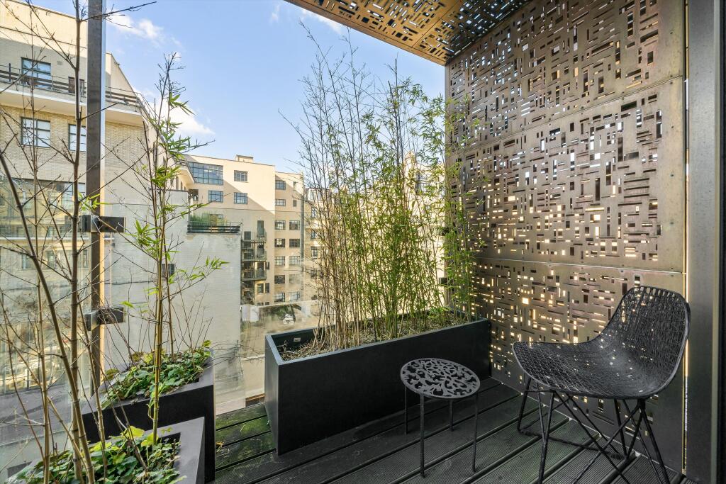 Apartment in London - View 4