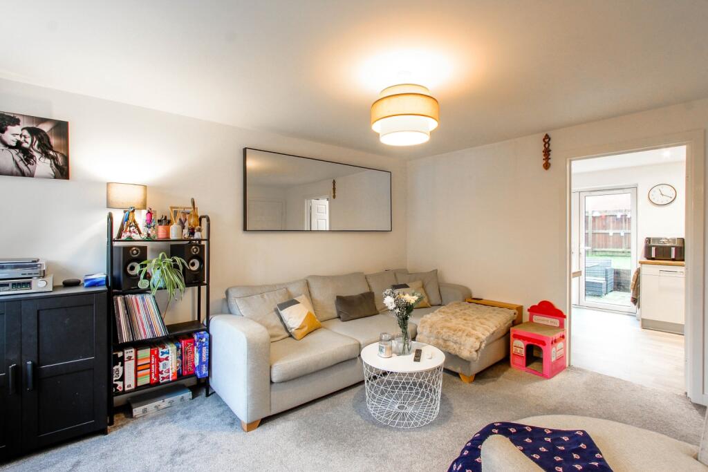 30 Crane Road, Houndstone, Yeovil photo 3