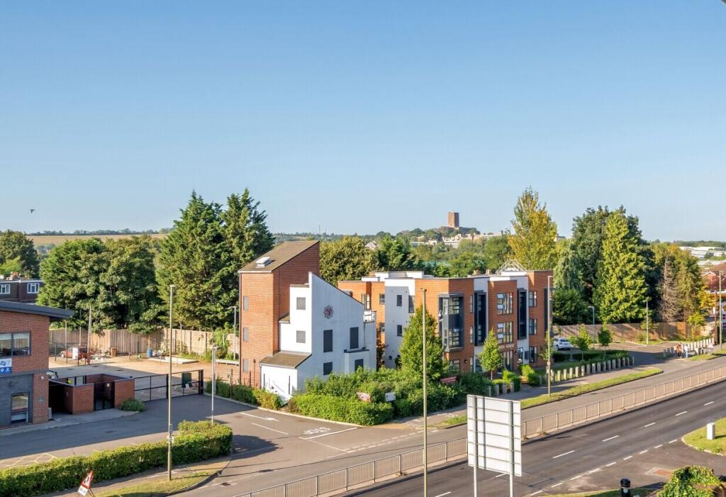 Main image of property: Liongate House, Ladymead, Guildford, GU1 