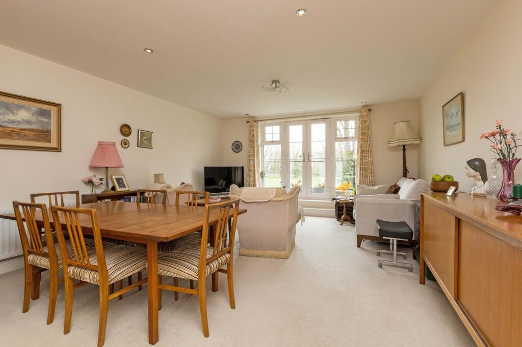 Shoppenhangers Road, Maidenhead, SL6 photo 2