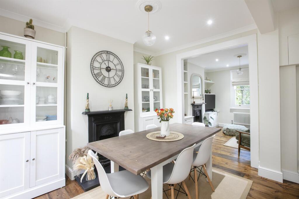 House in London - View 5