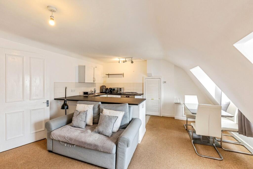 Apartment in Bristol - More