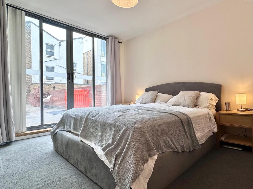 Apartment in London - More
