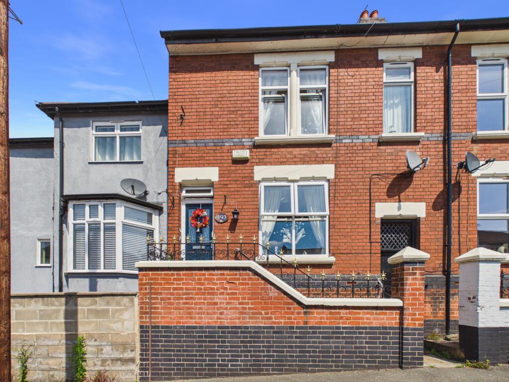 3-bed terraced on Francis Street, £160,000