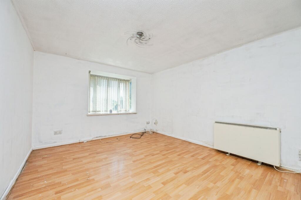 Salstar Close, Birmingham photo 3