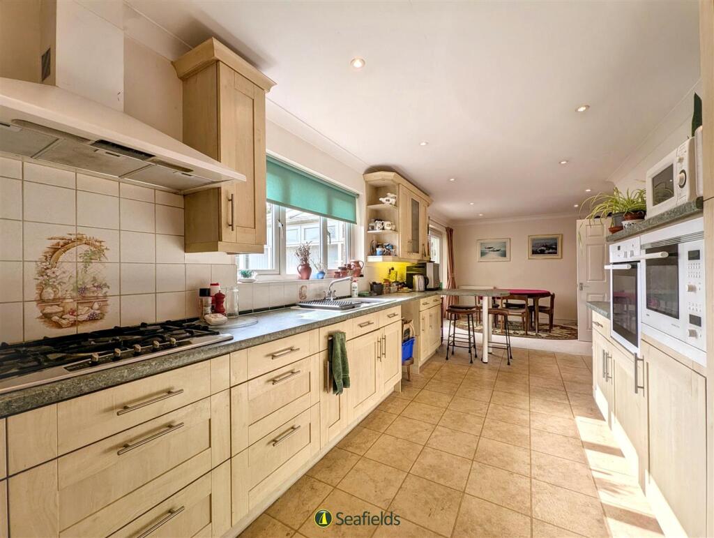 King George V Close, Ryde, PO33 3DE - View 3