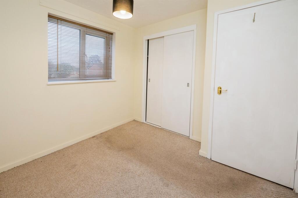 Apartment in Worcester, Lyppard Grange, Warndon - View 4