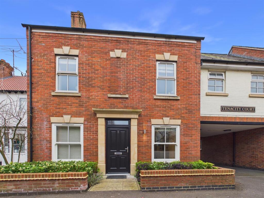 Main image of property: Scholars Lane, Stratford-Upon-Avon
