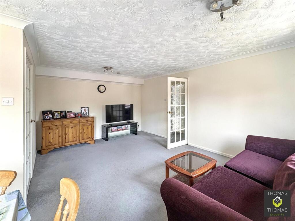 Apartment in Gloucester - View 4