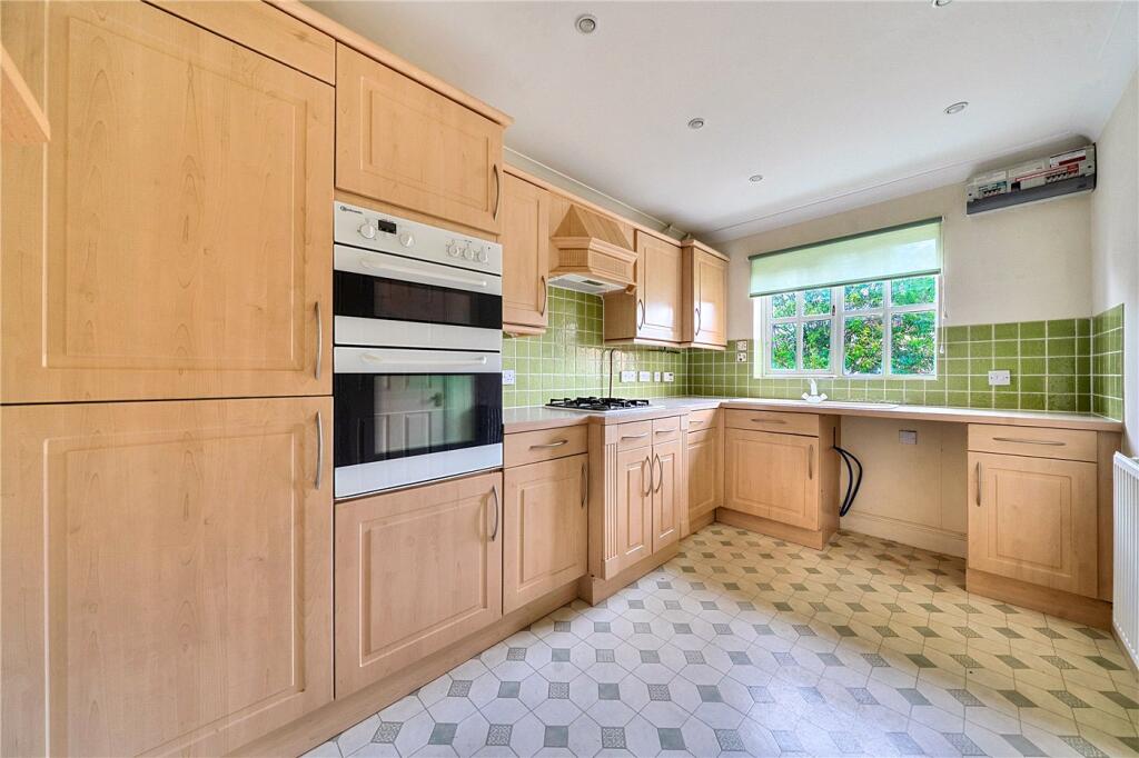 House in Swindon - View 4