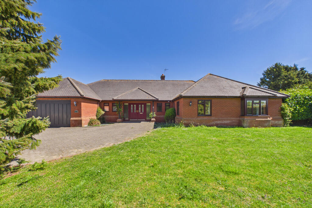 4-bed house on Sayesbury House, Ixworth Road, Norton, Bury St. Edmunds, Suffolk, £725,000