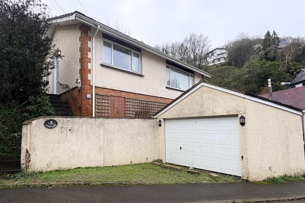 Main image of property: Dartmouth