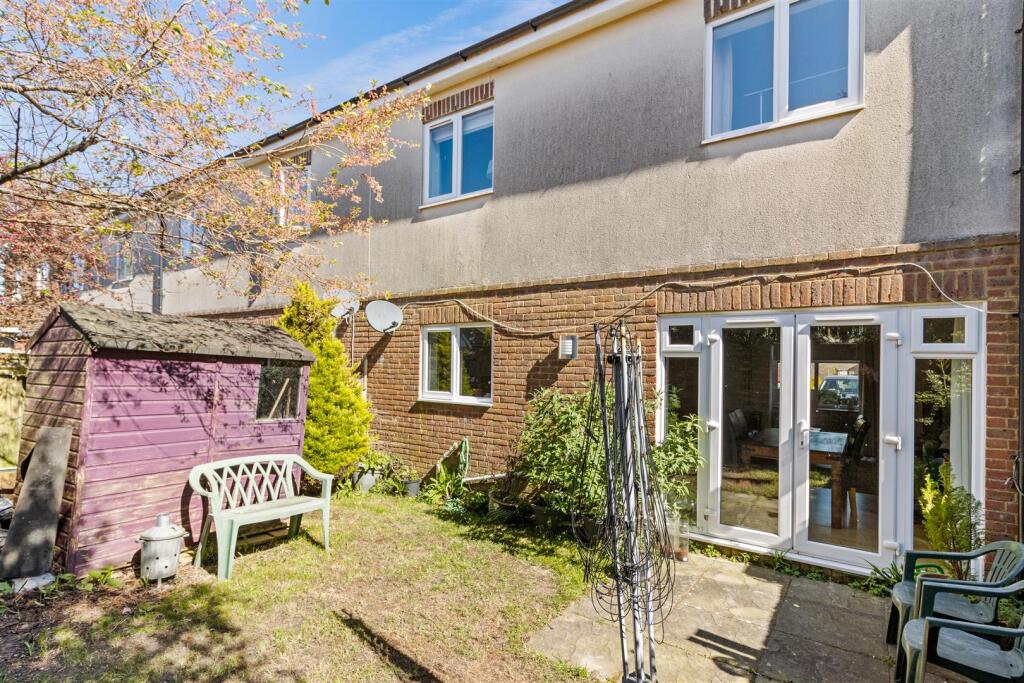 Redcroft Way, Polegate photo 5