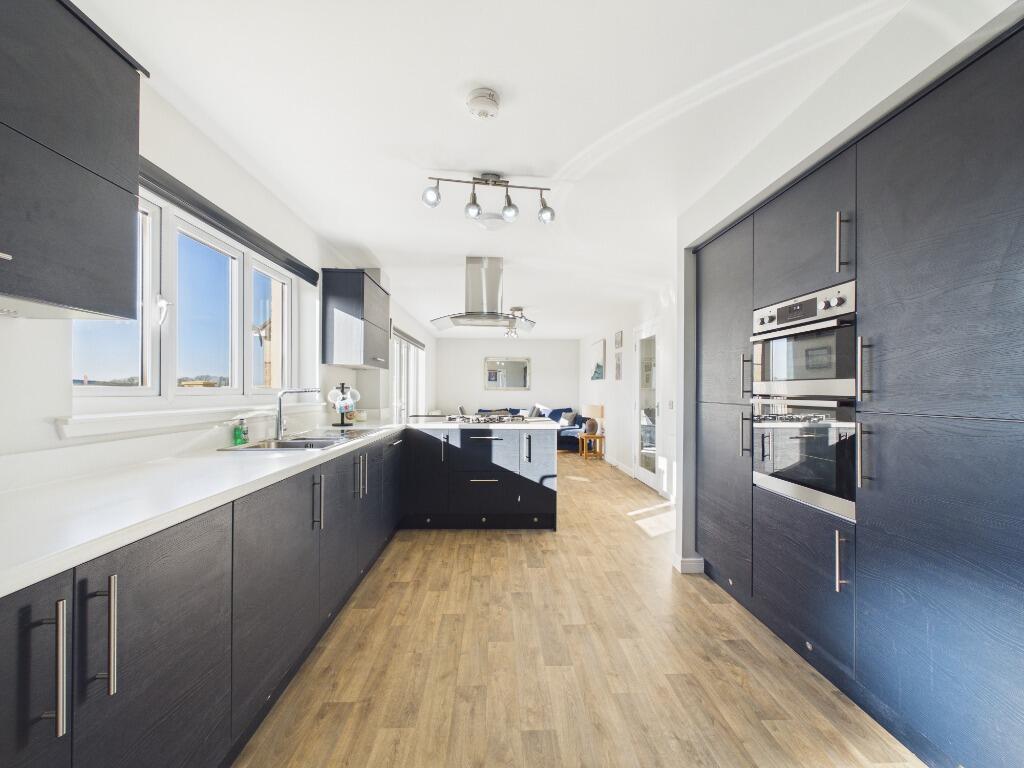 Barrow Drive, Newlandsmuir, East Kilbride, G75 image 3