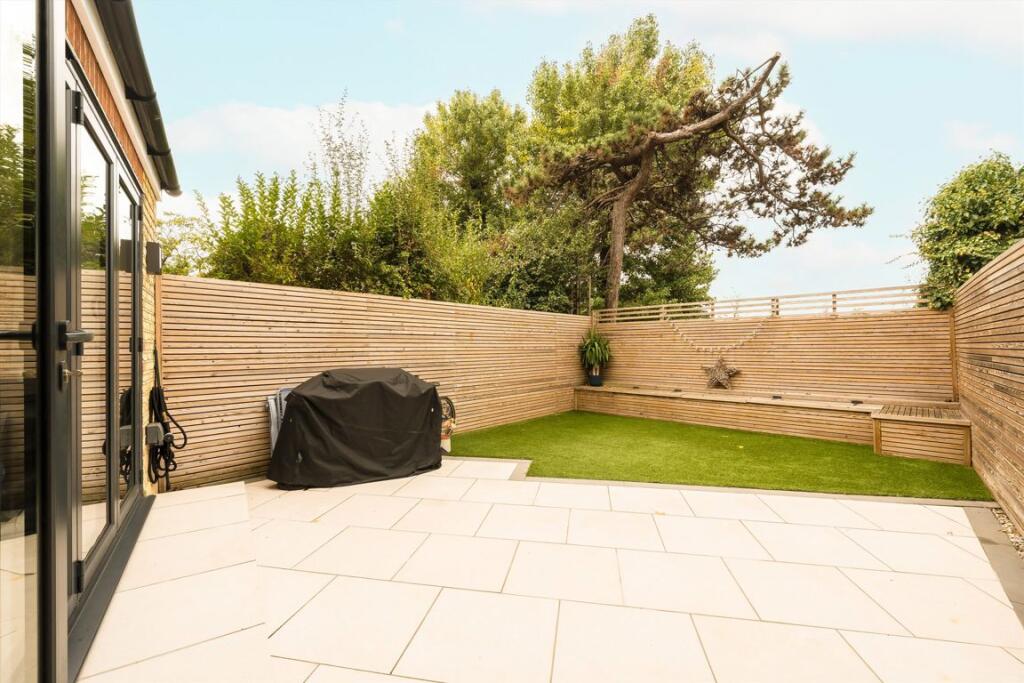 Apartment in London - View 4