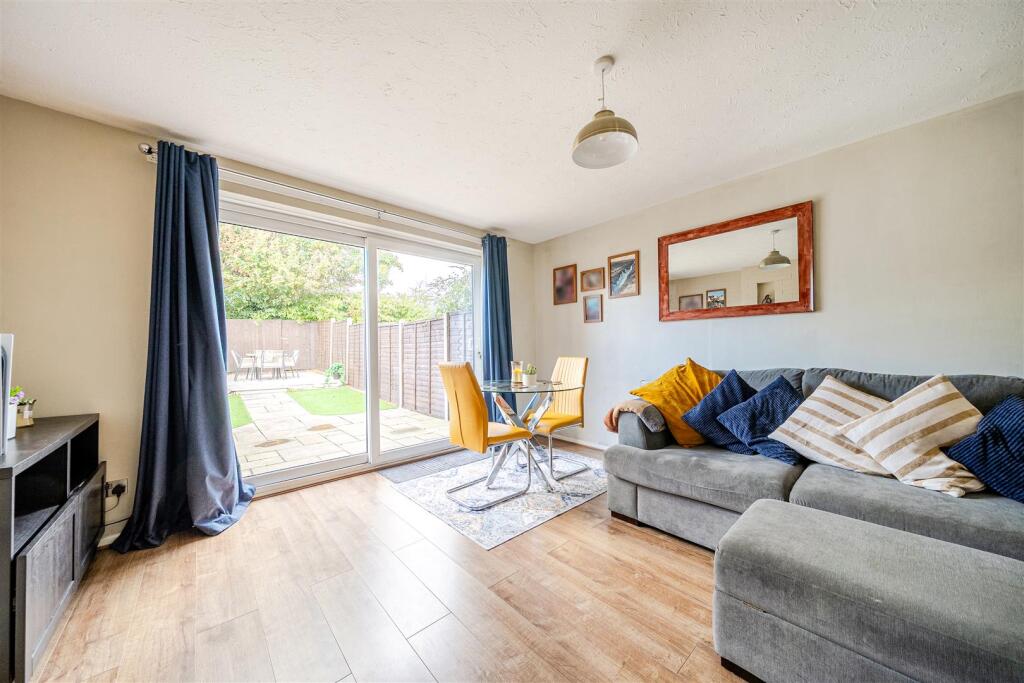5 Knowsley Drive, Bicton Heath, Shrewsbury, Shropshire, SY3 5DH photo 2