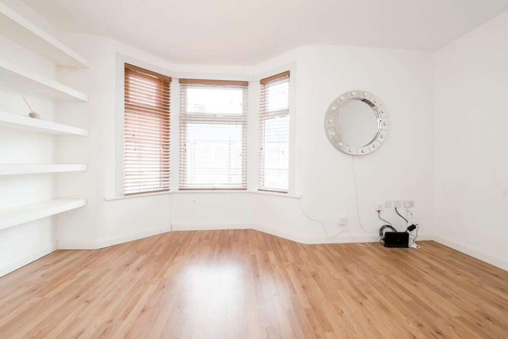 Apartment in London, Forest Gate - View 2