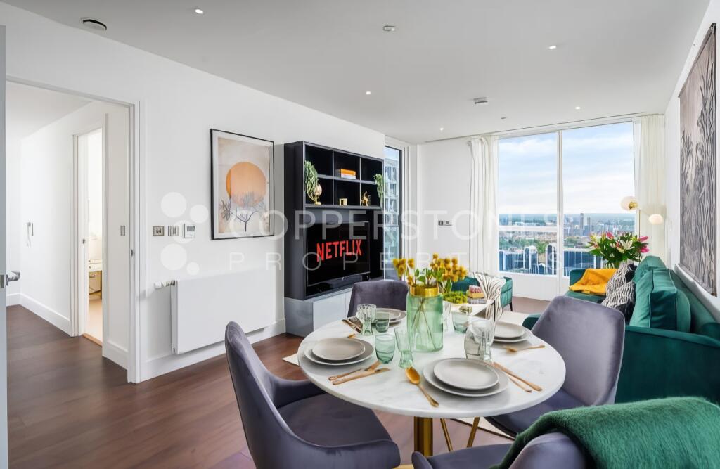 2-bed apartment on Maine Tower, 9 Harbour Way, London, £800,000