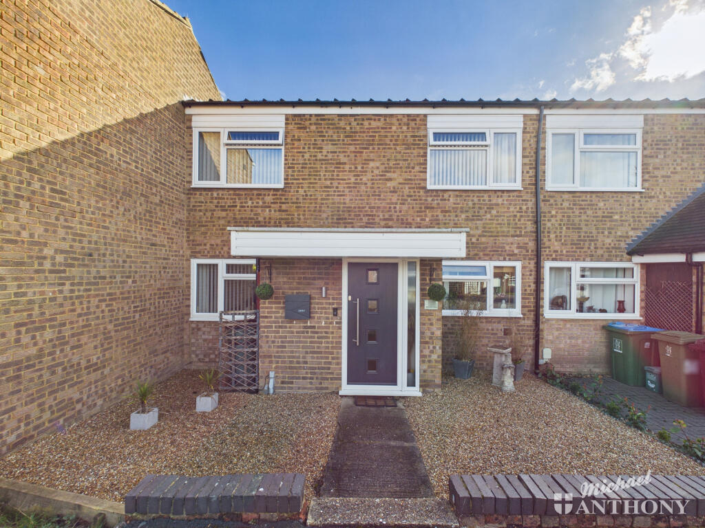 3-bed terraced on Hampden Road, Stoke Mandeville, £400,000