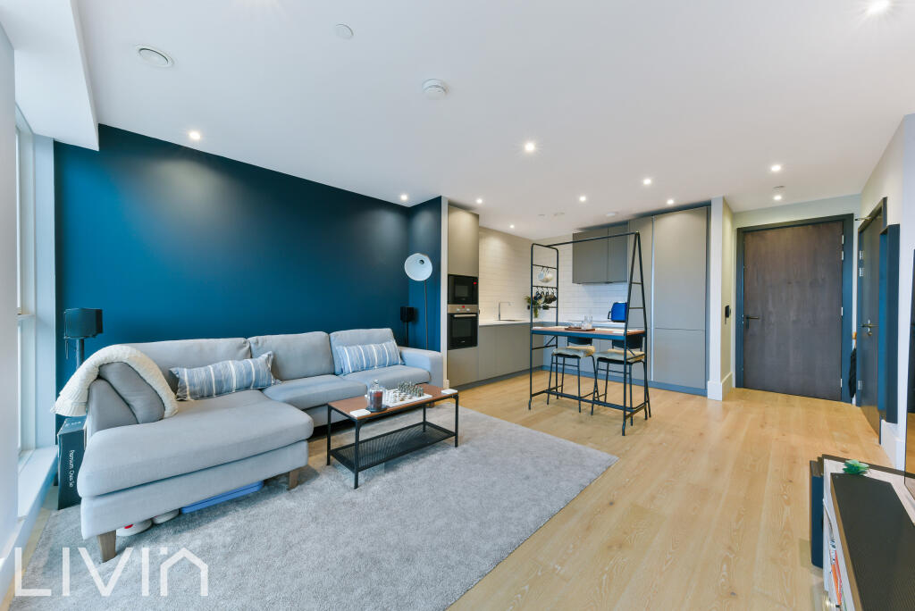 Main image of property: High Street, Croydon