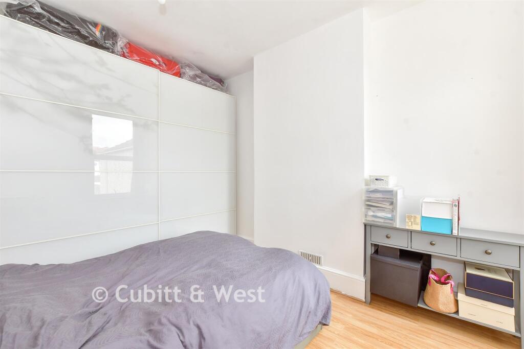 Apartment in Portsmouth - View 4