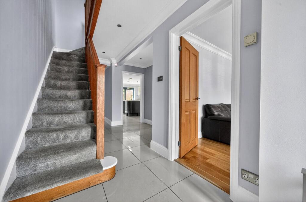 Additional image 14 of Bradmore Way, Brookmans Park, Hatfield, Hertfordshire, AL9