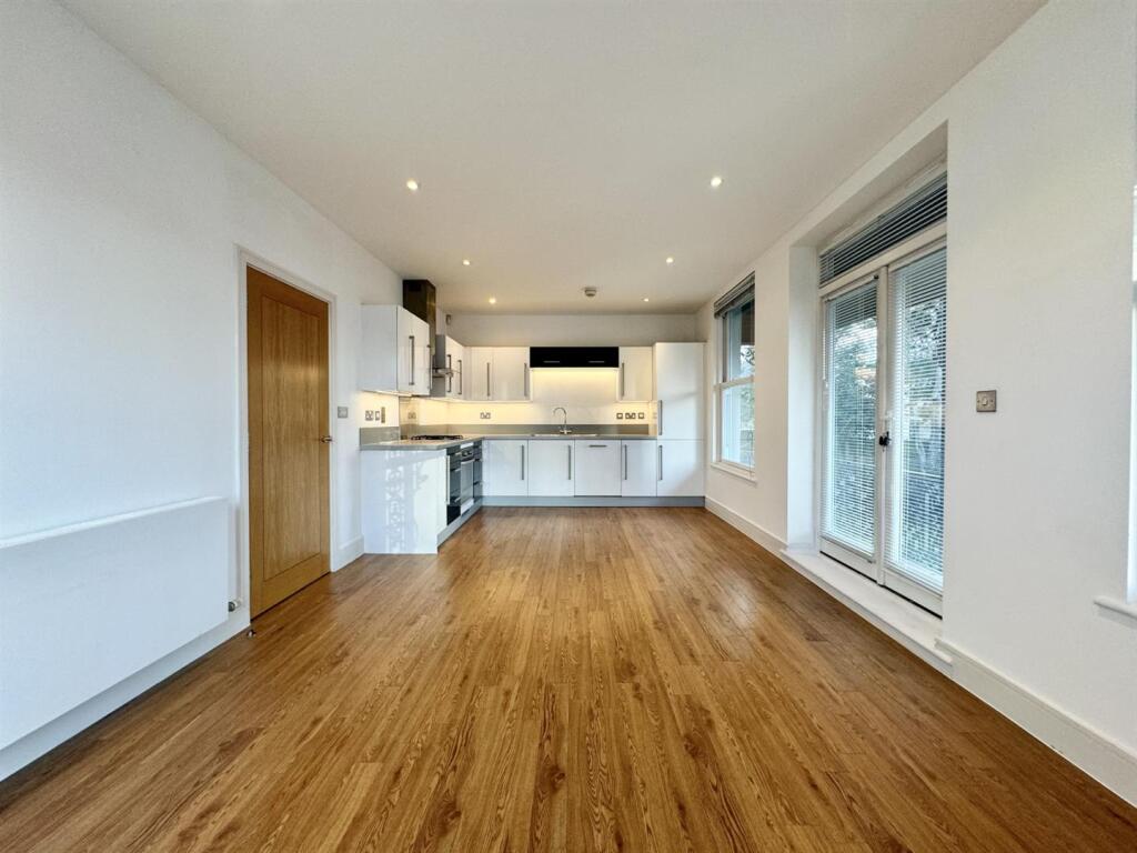 Apartment in London - View 2