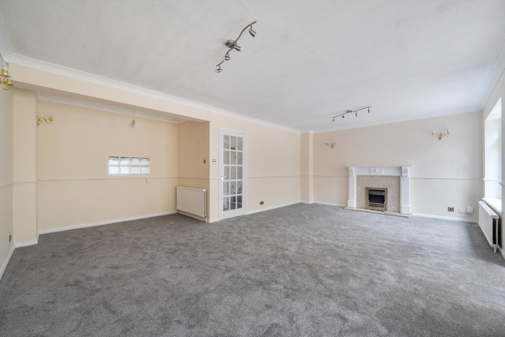 House in Woking, Surrey - View 5
