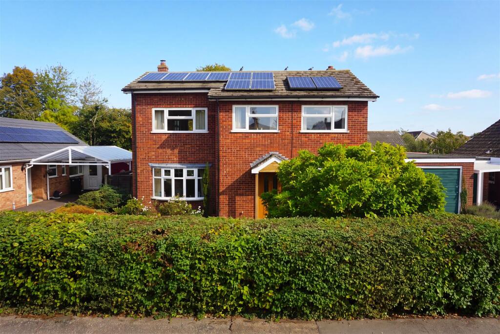 3-bed detached on Heywood Avenue, Diss, £350,000
