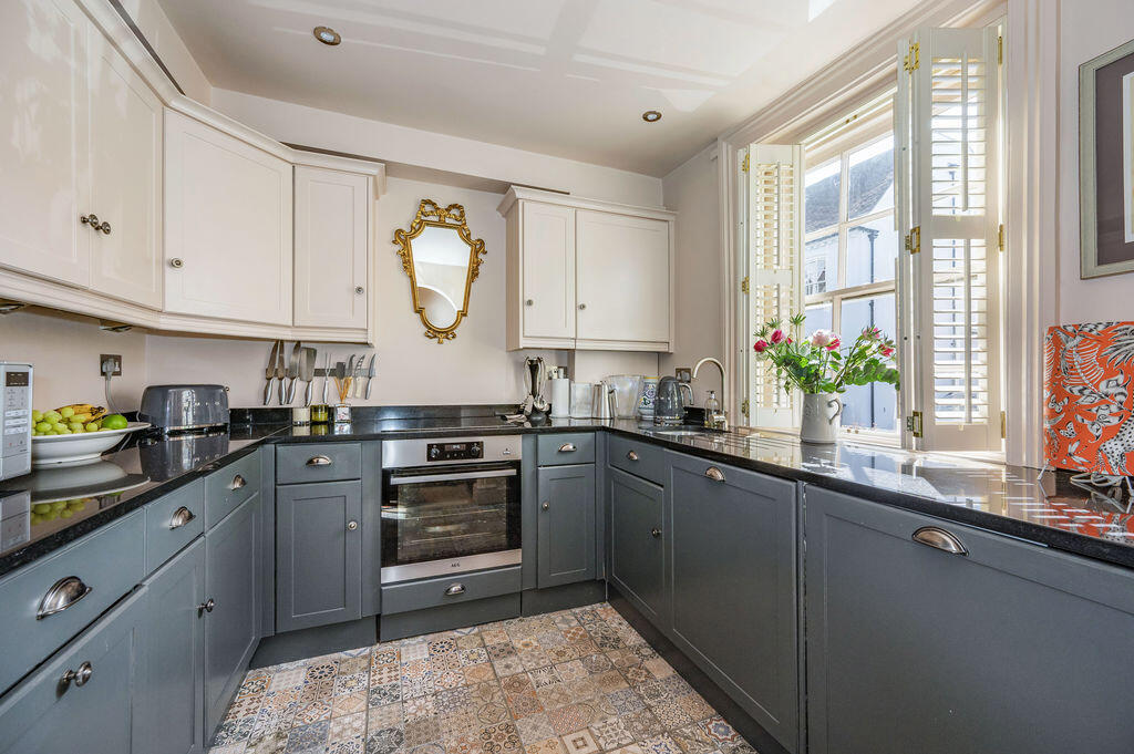 Queen Street, Emsworth - View 3