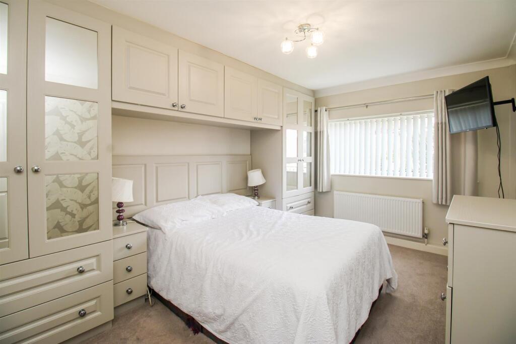 House in Wakefield, West Yorkshire - More