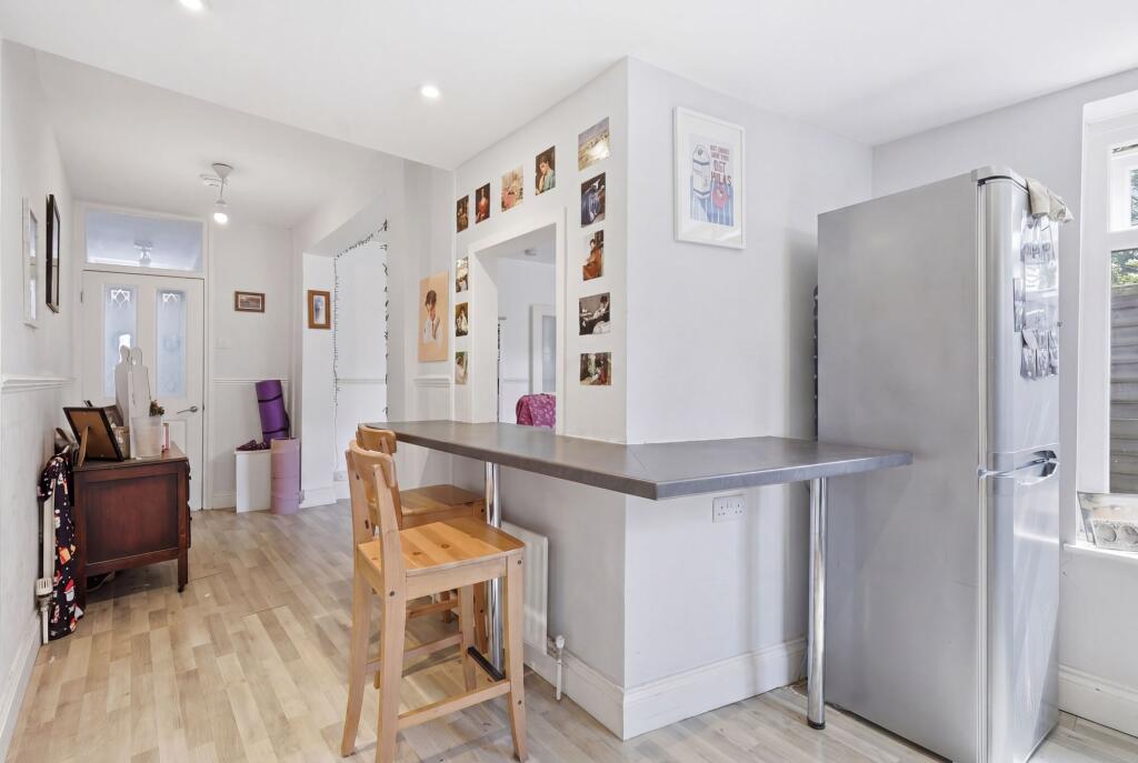 Apartment in London - View 5