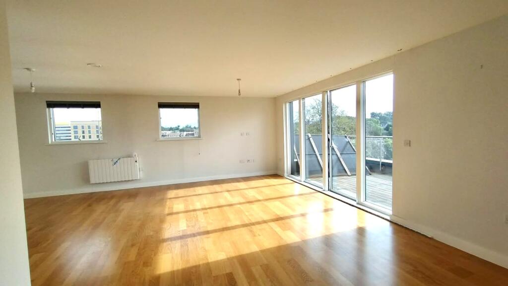 Apartment in Bracknell, Easthampstead - View 2