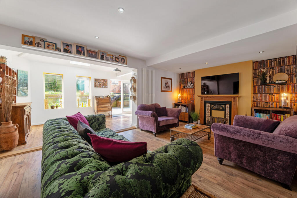House in Rugby, Warwickshire - View 3
