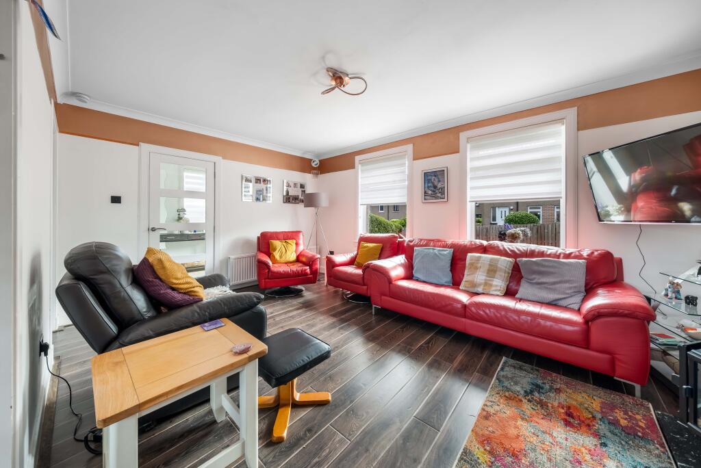 House in Dundee, Gotterstone, Douglas - More
