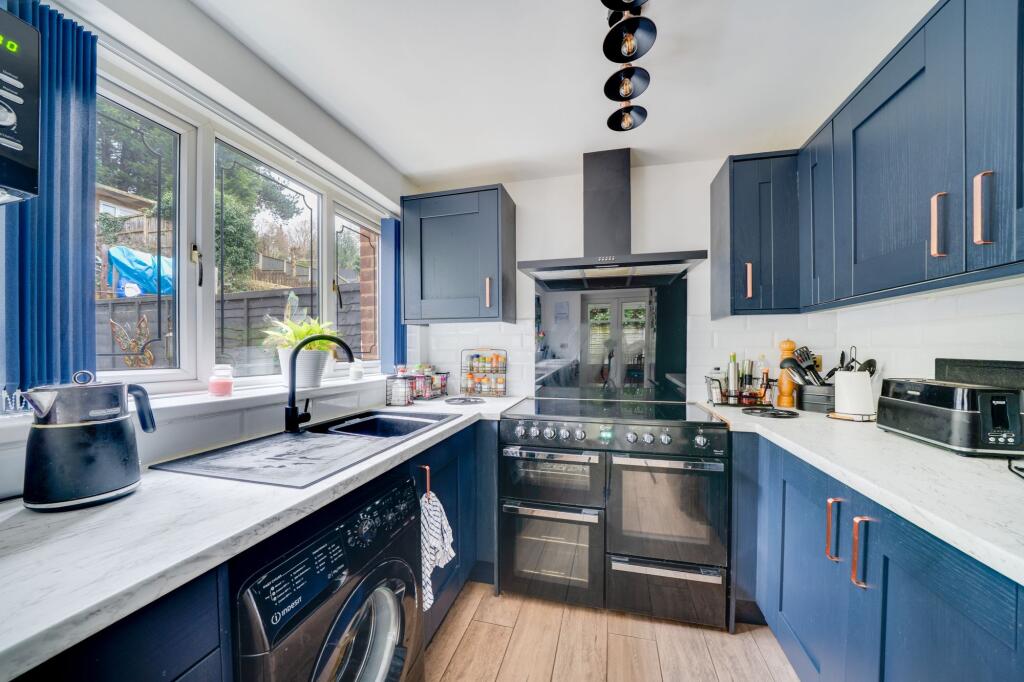 Stourbridge Road, Kidderminster, DY10 photo 3