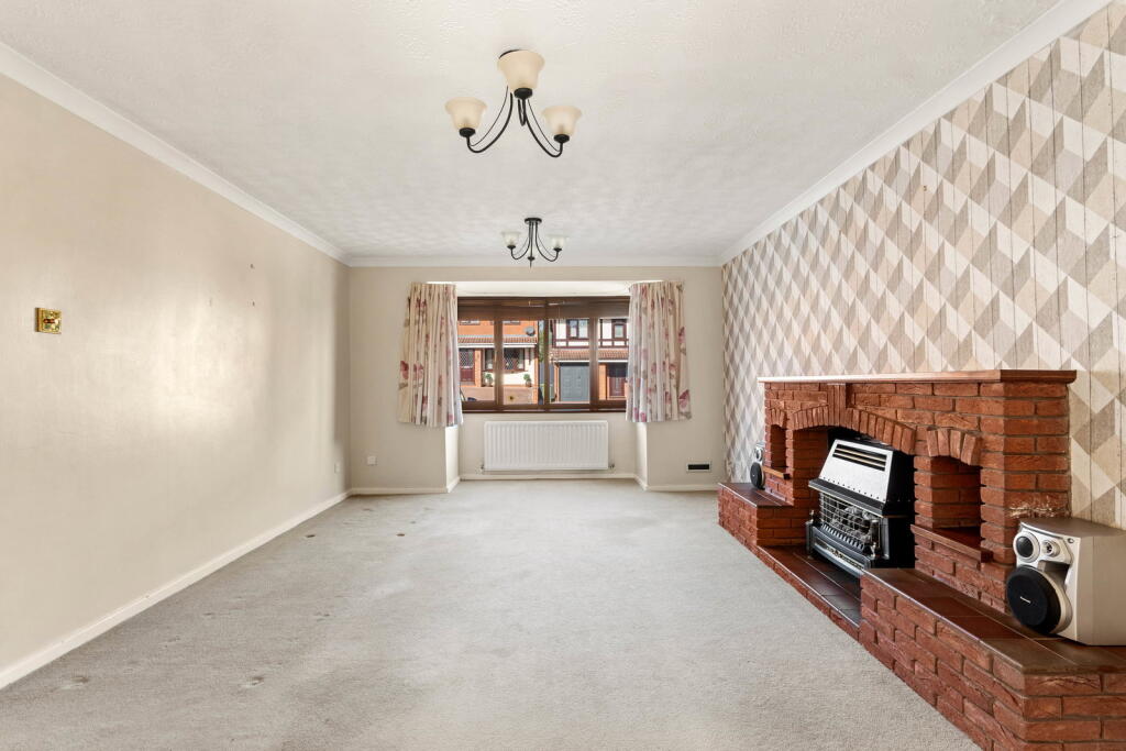 House in Worcester - View 4