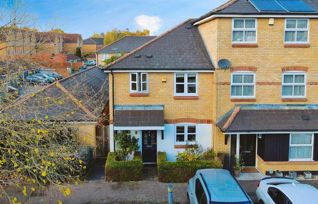 Main image of property: Apsley Lock, Hemel Hempstead HP3