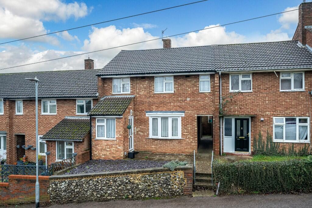 Main image of property: Pond Road, Hemel Hempstead, Hertfordshire, HP3 8BA