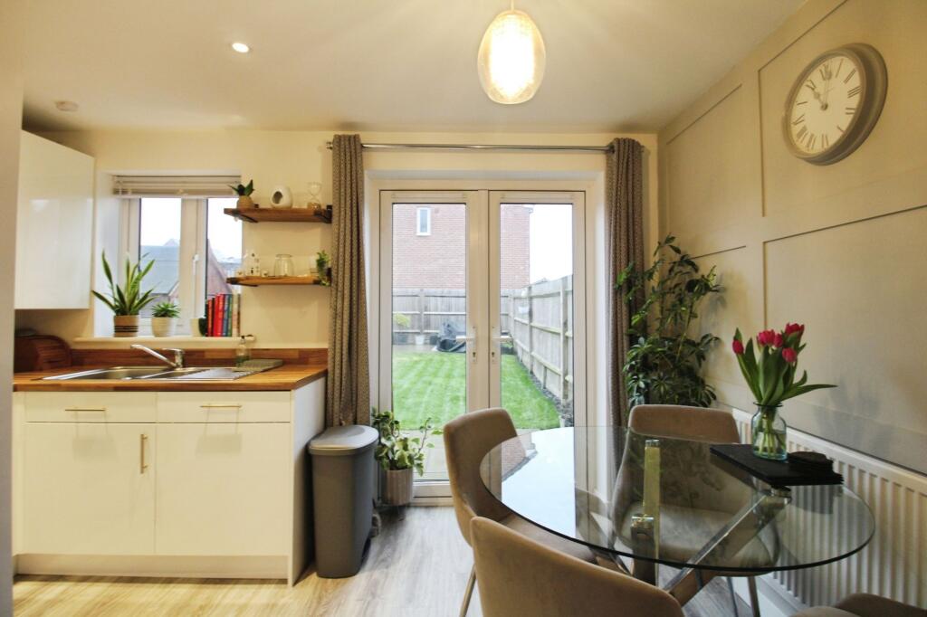 Adlam Way, Salisbury, SP2 photo 2