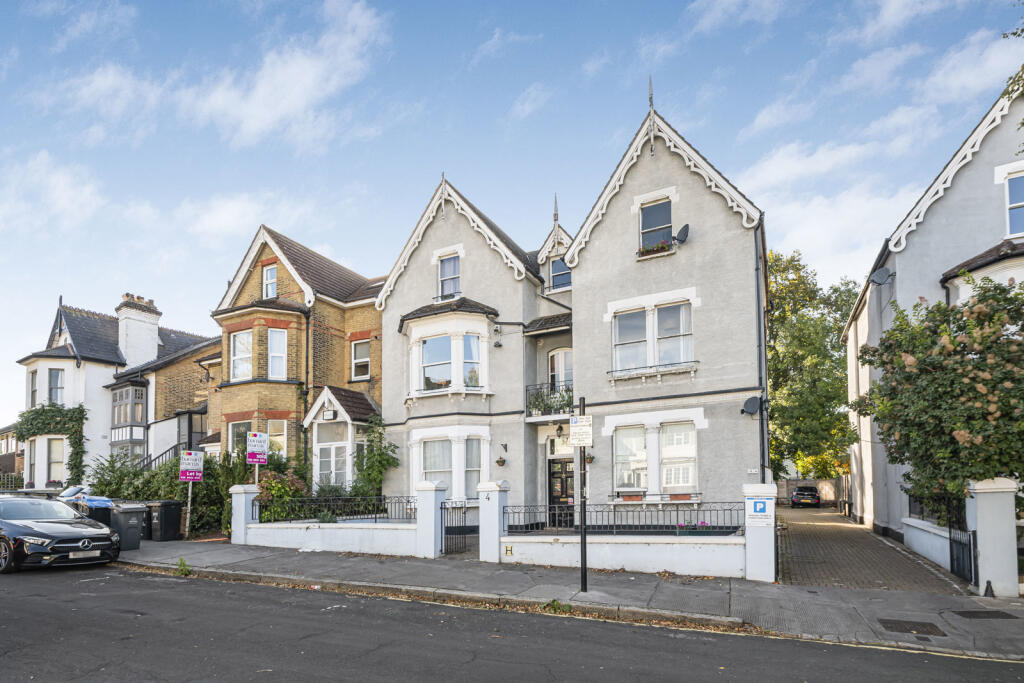 Main image of property: Birdhurst Rise, South Croydon, CR2
