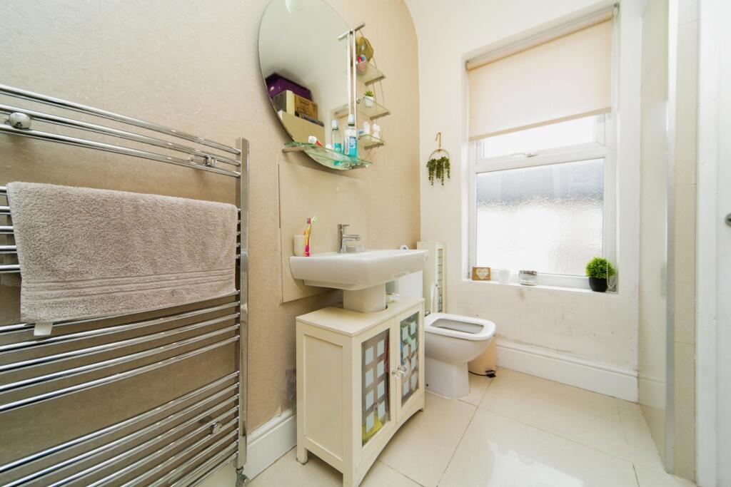 House in Wirral, Liverpool City Region - More