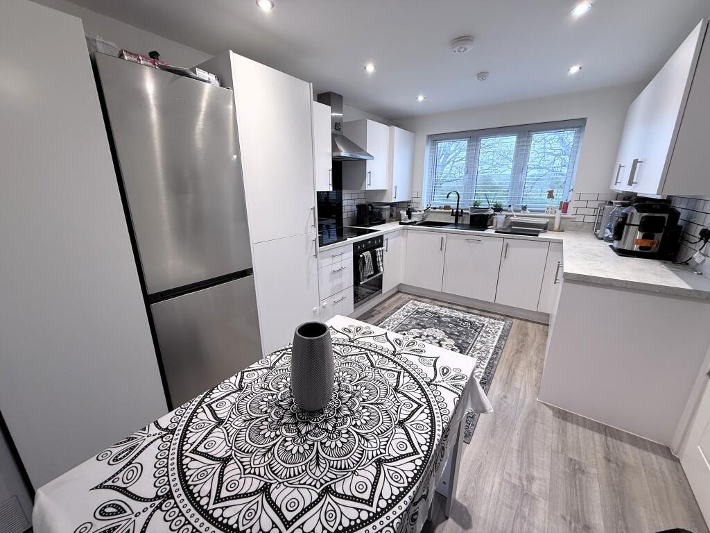Brickworth Place, Coate, Swindon, SN3 photo 2